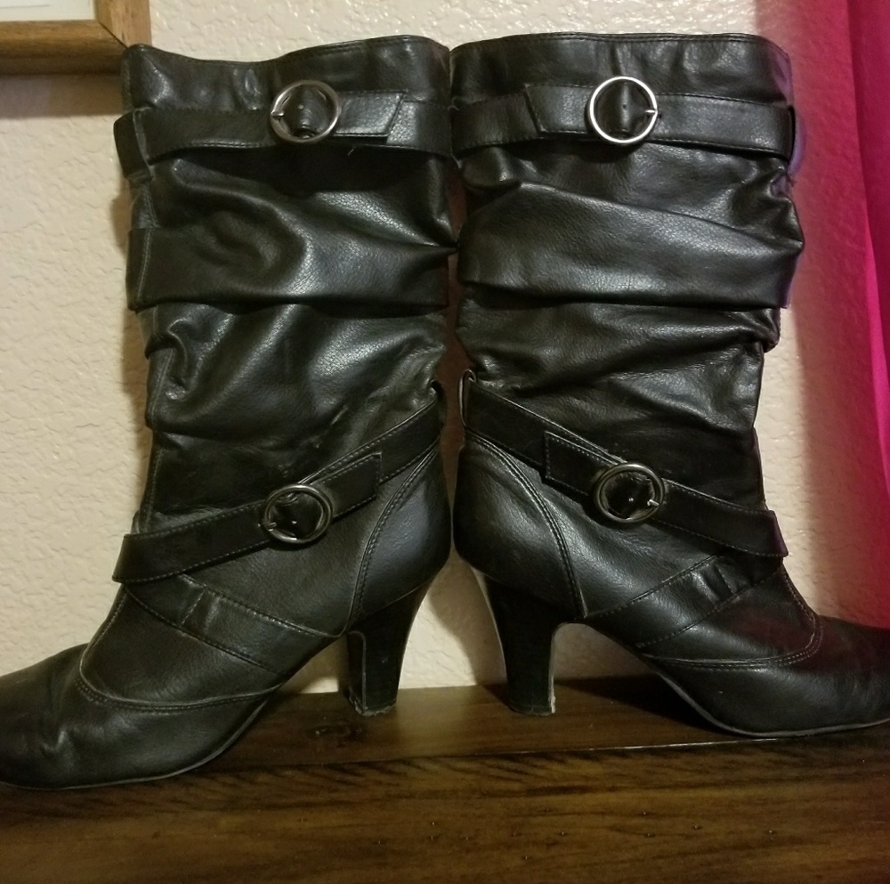 Black heeled boots